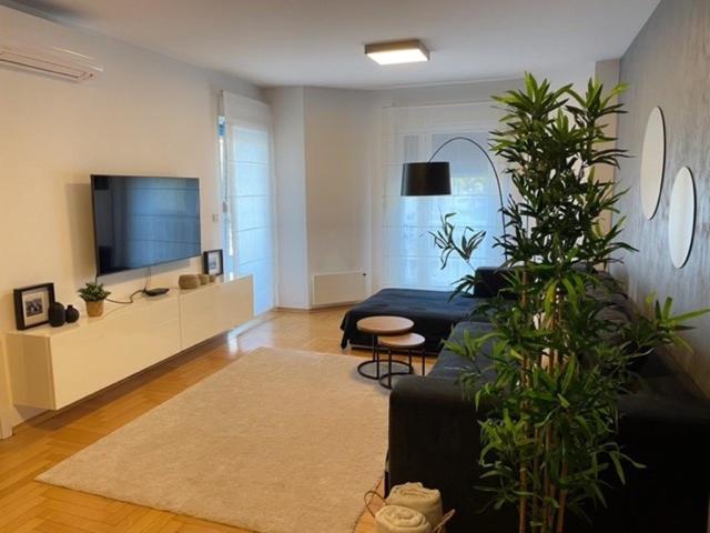 Apartment Lungomare Pula Extérieur photo